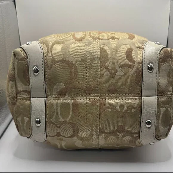 Coach Optic Signature Carly Shoulder Bag - Picture 3 of 5